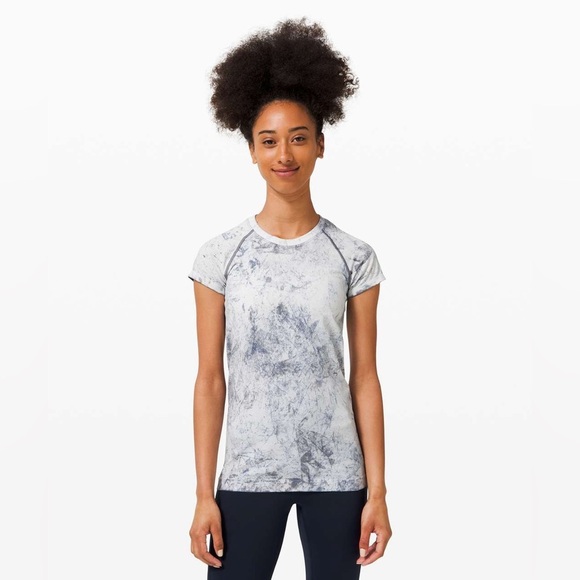 lululemon athletica Tops - Lululemon Swiftly Tech Multi Dye Tee- Size 4